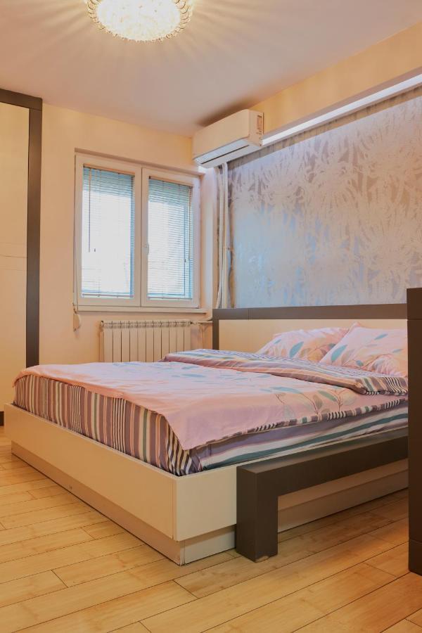 Diamond Butterfly Apartment Skopje Exterior photo